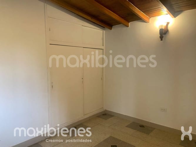 Apartamento de 7 alcobas en arriendo en Laureles, Medellín, 185 m² · foto 20 de 24