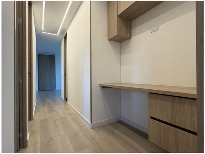 Apartamento de 3 alcobas en venta en Cristo Rey, Medellín, 86 m² · foto 4 de 18
