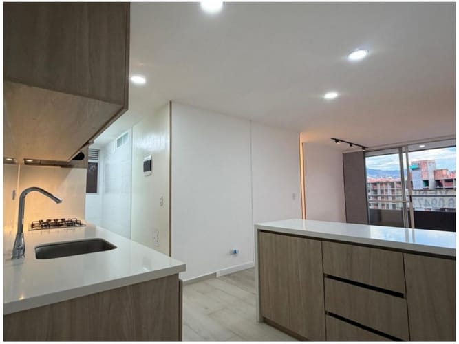 Apartamento de 3 alcobas en venta en Cristo Rey, Medellín, 86 m² · foto 8 de 18