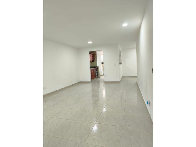 Apartamento de 2 alcobas en arriendo en Belén Rosales, Medellín, 75 m² · foto 8 de 16
