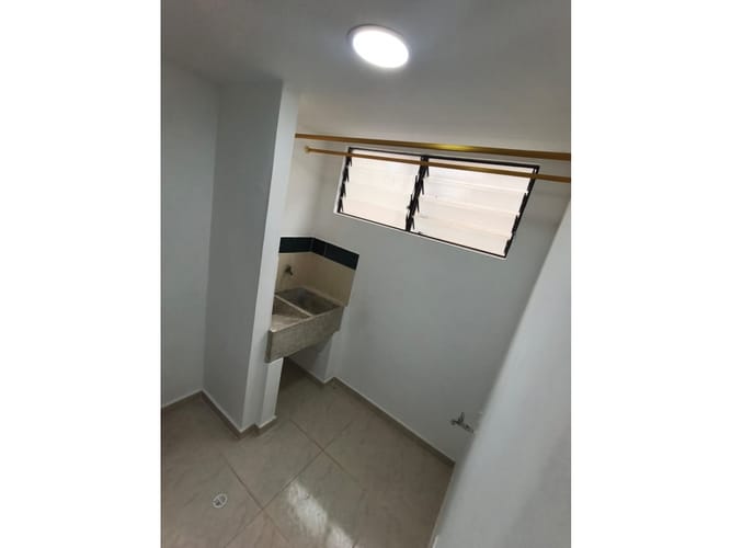 Apartamento de 2 alcobas en arriendo en Belén Rosales, Medellín, 75 m² · foto 13 de 16