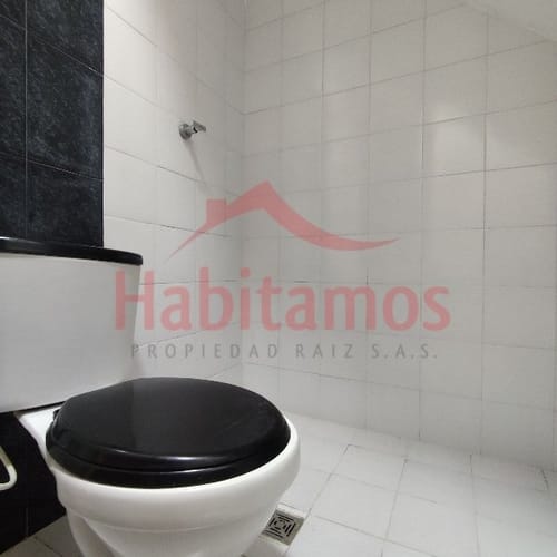 Casa de 5 alcobas en arriendo en Santa Mónica, Medellín, 120 m² · foto 4 de 23