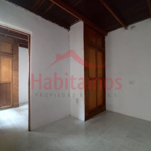 Casa de 5 alcobas en arriendo en Santa Mónica, Medellín, 120 m² · foto 9 de 23