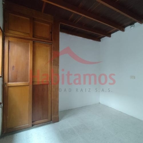 Casa de 5 alcobas en arriendo en Santa Mónica, Medellín, 120 m² · foto 11 de 23