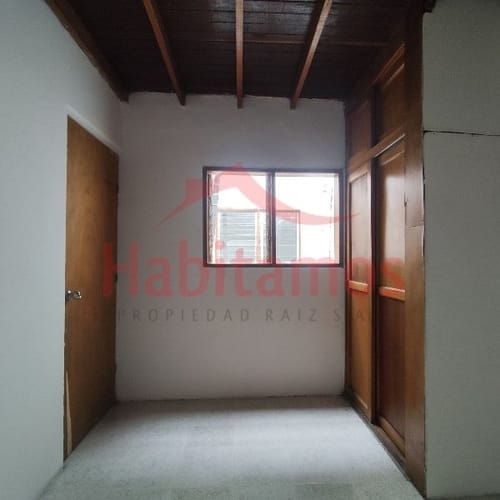 Casa de 5 alcobas en arriendo en Santa Mónica, Medellín, 120 m² · foto 12 de 23