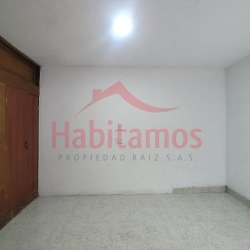 Casa de 5 alcobas en arriendo en Santa Mónica, Medellín, 120 m² · foto 14 de 23