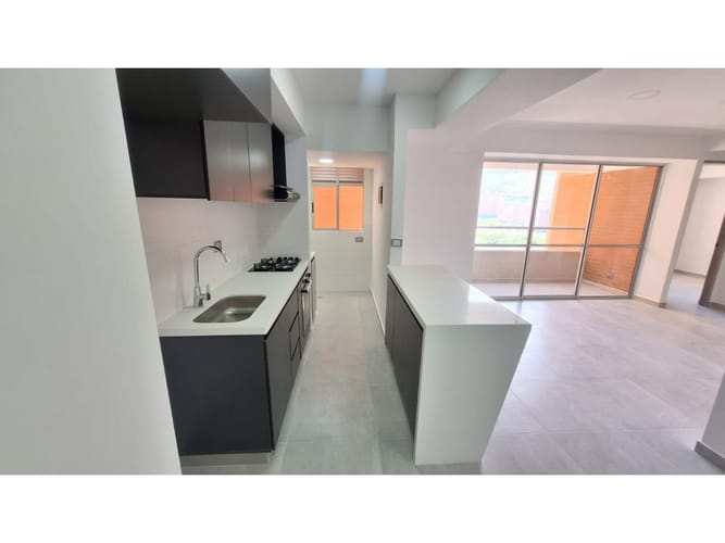 Apartamento de 3 alcobas en venta en Fabricato, Bello, 71 m² · foto 2 de 20