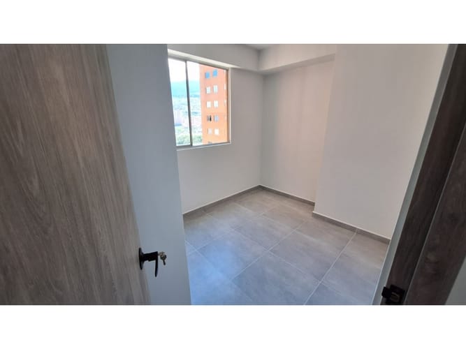 Apartamento de 3 alcobas en venta en Fabricato, Bello, 71 m² · foto 14 de 20
