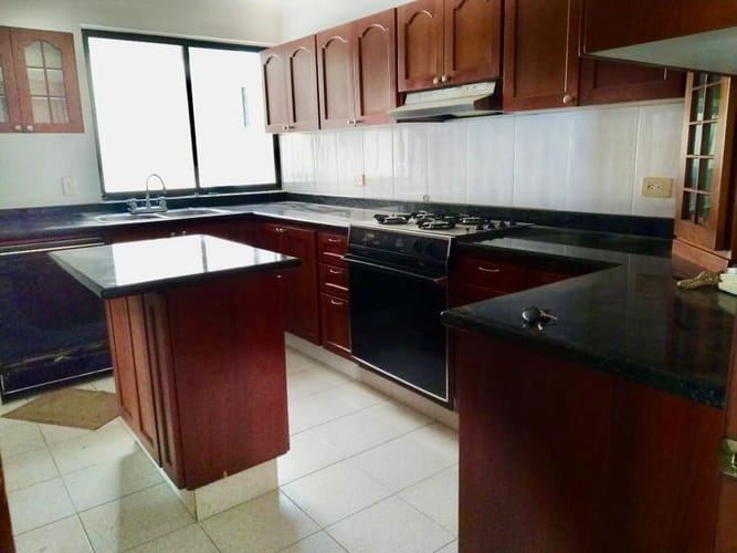 Apartamento de 3 alcobas en venta en Normandia, Cali, 230 m² · foto 13 de 13