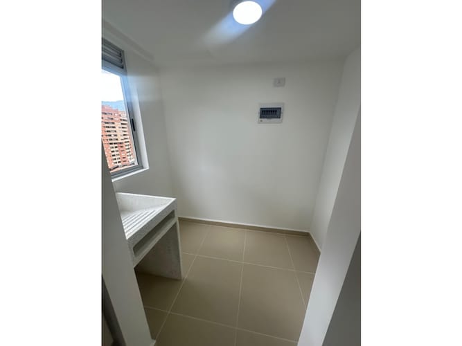 Apartamento en arriendo en Las Lomitas, Medellín, 91 m² · foto 6 de 24