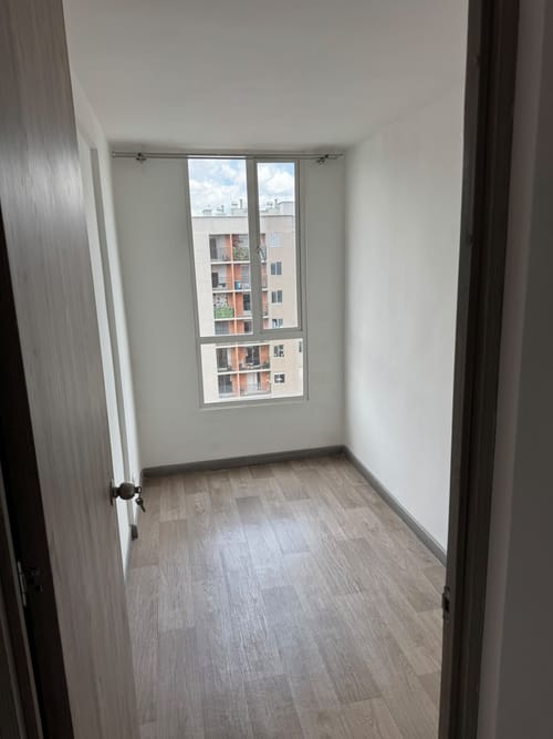 Apartamento de 2 alcobas en venta en Fontibon, Bogotá, 39 m² · foto 2 de 12