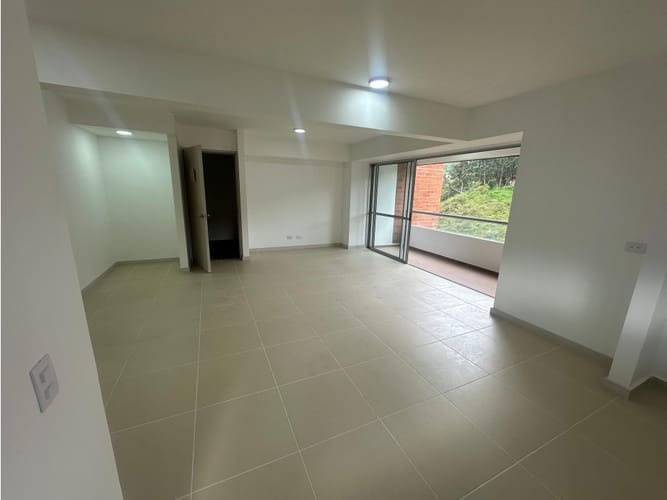 Apartamento en arriendo en Las Lomitas, Medellín, 91 m² · foto 9 de 24