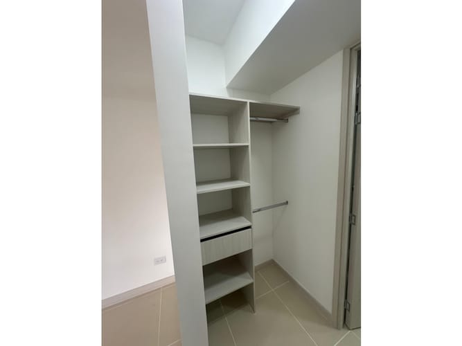 Apartamento en arriendo en Las Lomitas, Medellín, 91 m² · foto 18 de 24