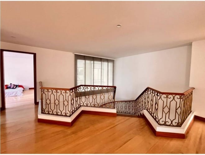 Apartamento de 4 alcobas en venta en Santa Barbara, Bogotá, 230 m² · foto 3 de 20