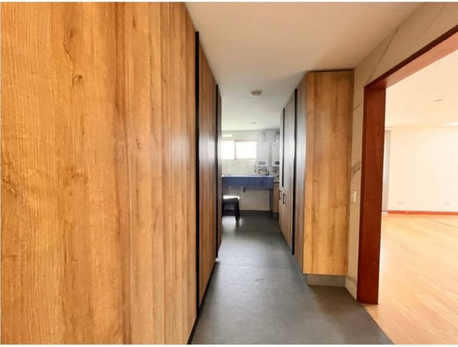 Apartamento de 4 alcobas en venta en Santa Barbara, Bogotá, 230 m² · foto 8 de 20