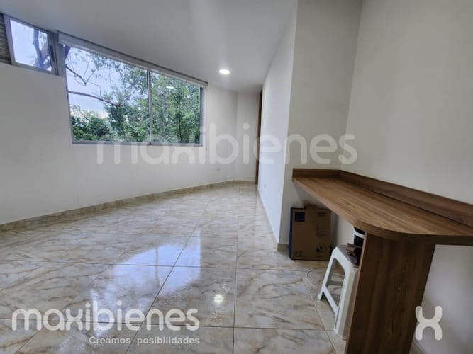Apartaestudio en arriendo en El Diamante No. 2, Medellín, 40 m² · foto 3 de 8