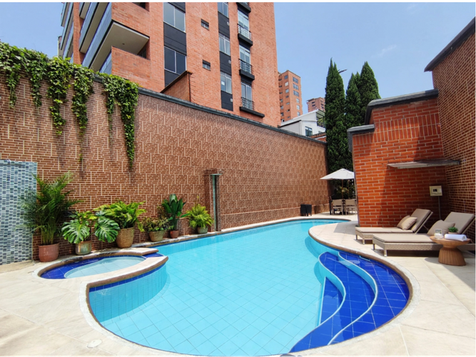 Casa de 5 alcobas en venta en El Poblado, Medellín, 436 m² · foto 2 de 24