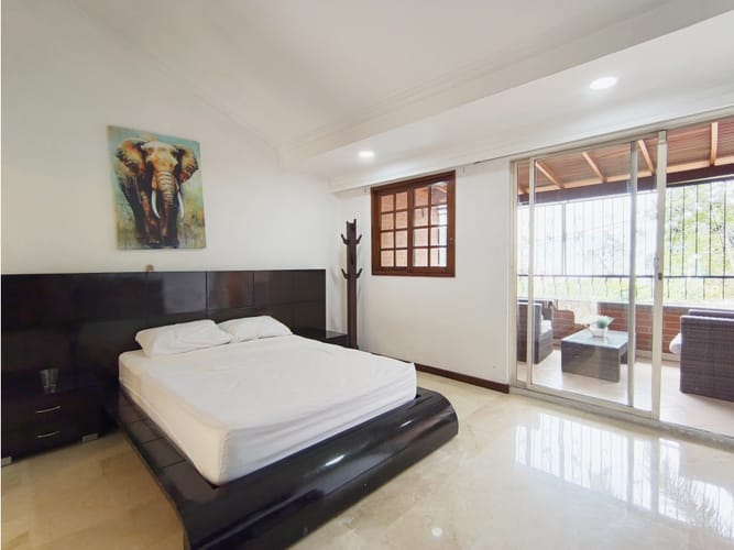 Casa de 5 alcobas en venta en El Poblado, Medellín, 436 m² · foto 9 de 24