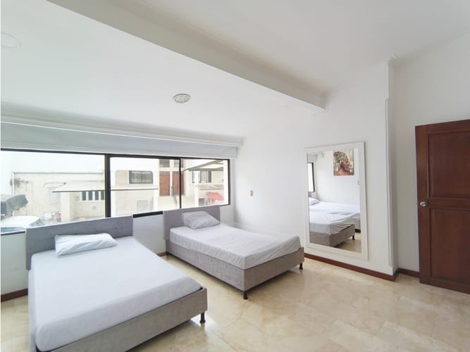 Casa de 5 alcobas en venta en El Poblado, Medellín, 436 m² · foto 16 de 24