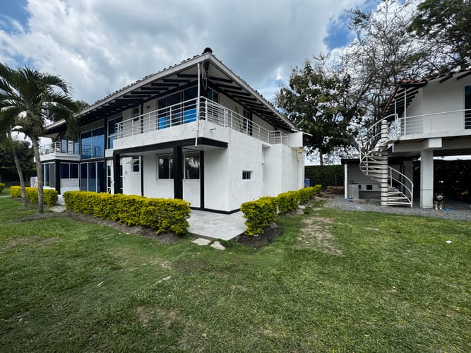 Casa de 11 alcobas en venta en Matapalo, Palmira · foto 2 de 14