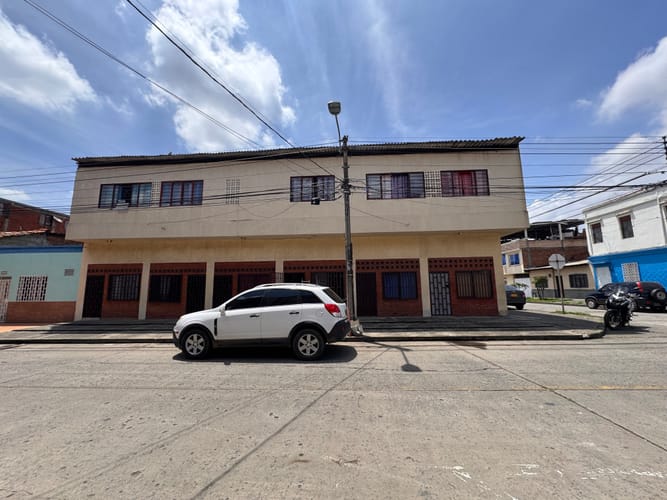 Edificio en venta en Sucre, Cali, 300 m² · foto 2 de 13