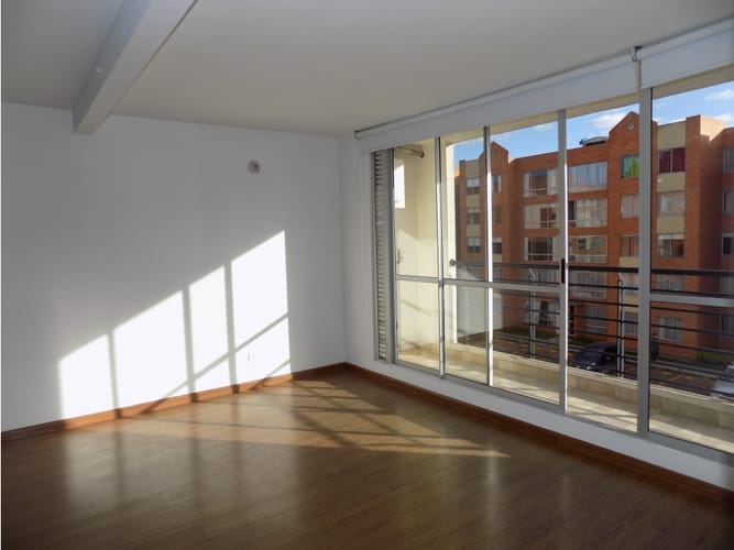 Apartamento de 3 alcobas en venta en Cr. Reservado Nogales De Cajica, Cajicá, 65 m² · foto 2 de 18