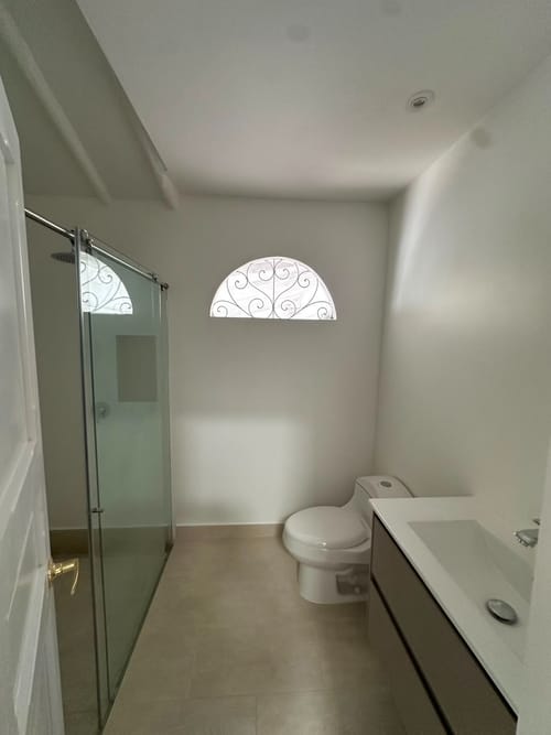 Casa de 5 alcobas en arriendo en Ciudad Jardin, Cali, 500 m² · foto 19 de 23