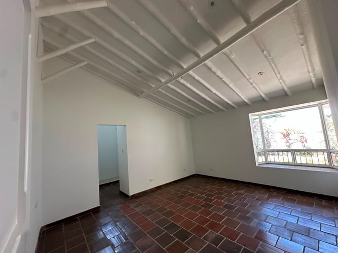 Casa de 5 alcobas en arriendo en Ciudad Jardin, Cali, 500 m² · foto 11 de 23