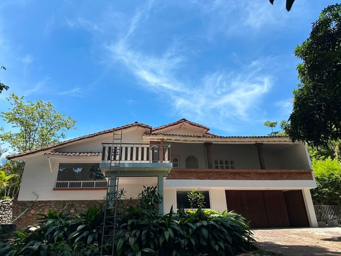 Casa de 5 alcobas en arriendo en Ciudad Jardin, Cali, 500 m² · foto 2 de 23