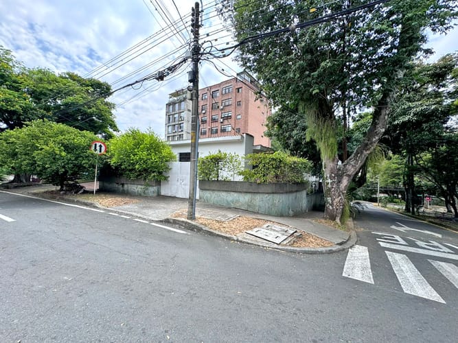 Casa de 6 alcobas en venta en Santa Teresita, Cali, 450 m² · foto 3 de 24