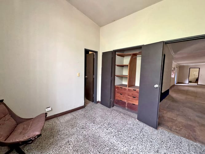 Casa de 6 alcobas en venta en Santa Teresita, Cali, 450 m² · foto 12 de 24