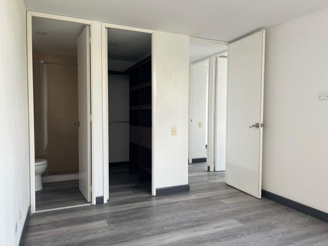 Apartamento de 3 alcobas en arriendo en El Poblado, Medellín, 80 m² · foto 5 de 15