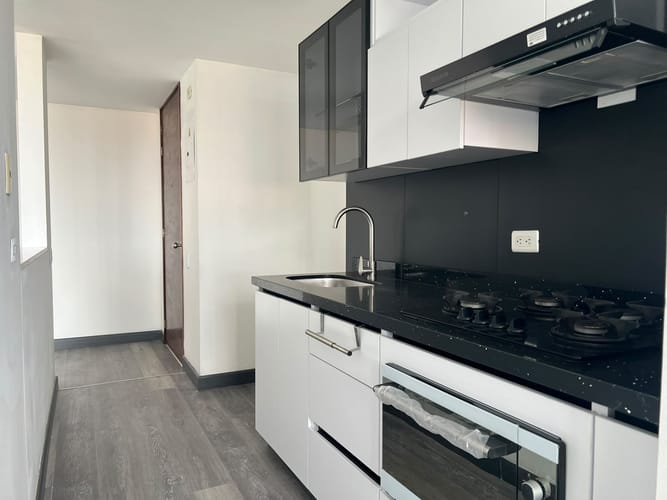 Apartamento de 3 alcobas en arriendo en El Poblado, Medellín, 80 m² · foto 3 de 15