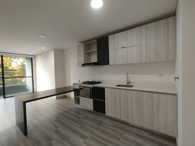 Apartaestudio en arriendo en El Tesoro, Medellín, 61 m² · foto 2 de 14