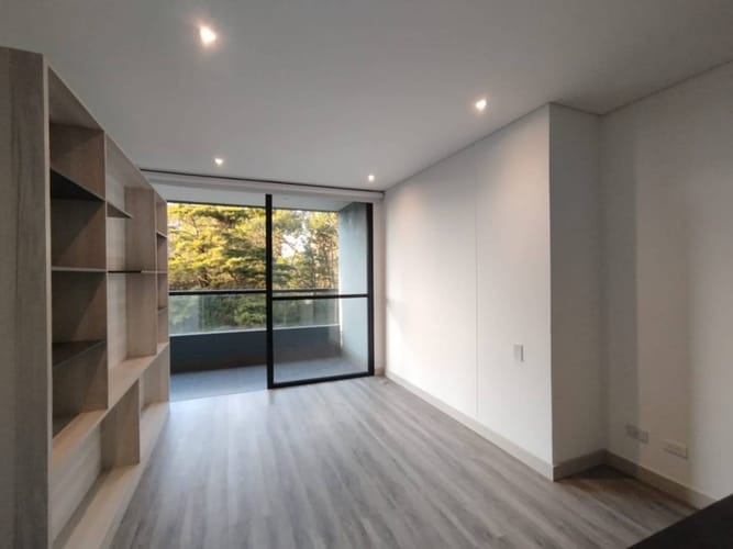 Apartaestudio en arriendo en El Tesoro, Medellín, 61 m² · foto 4 de 14