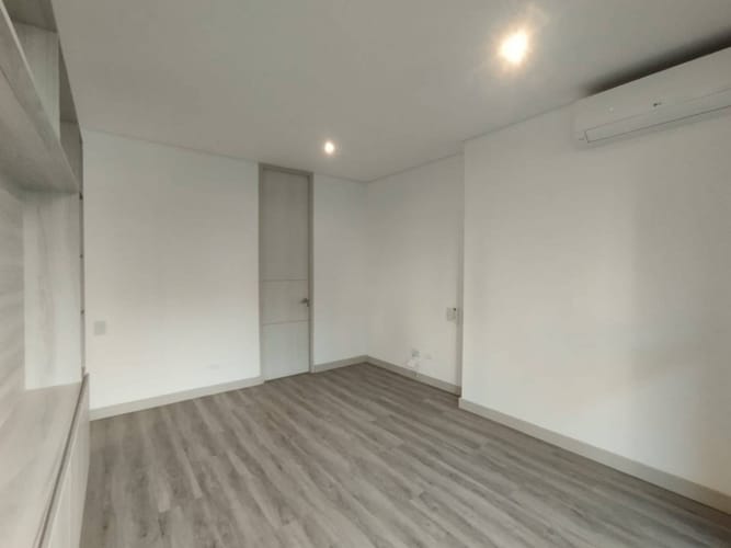 Apartaestudio en arriendo en El Tesoro, Medellín, 61 m² · foto 7 de 14