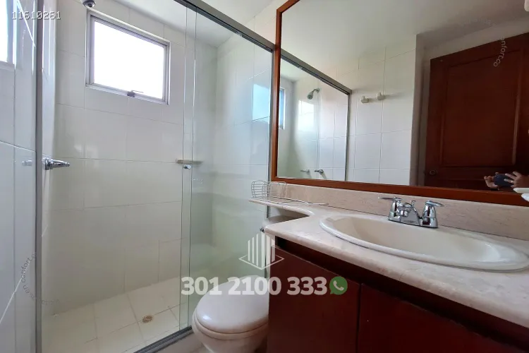 Apartamento de 2 alcobas en arriendo en Patio Bonito, Medellín, 117 m² · foto 12 de 24