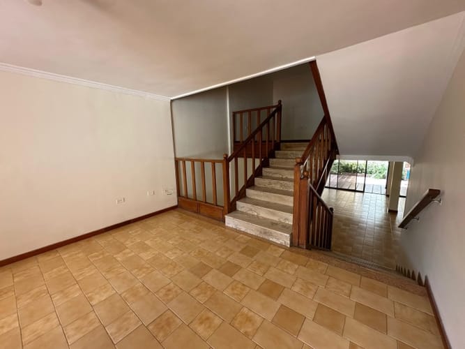 Casa de 4 alcobas en arriendo en Bavaria, Santa Marta, 262 m² · foto 6 de 24