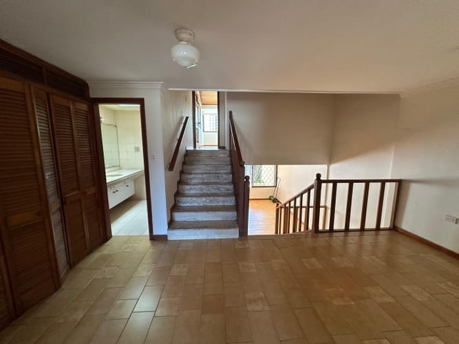 Casa de 4 alcobas en arriendo en Bavaria, Santa Marta, 262 m² · foto 9 de 24