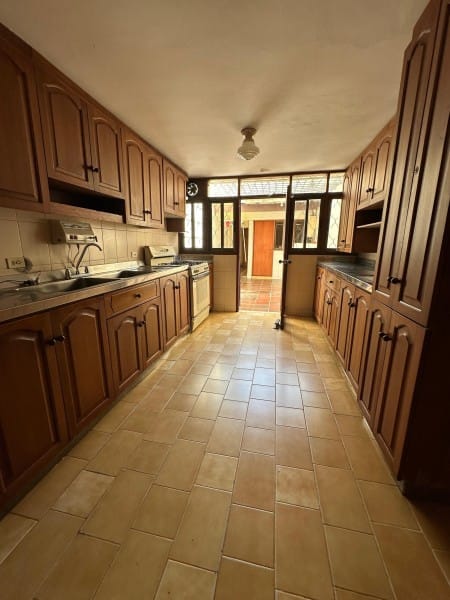 Casa de 4 alcobas en arriendo en Bavaria, Santa Marta, 262 m² · foto 10 de 24