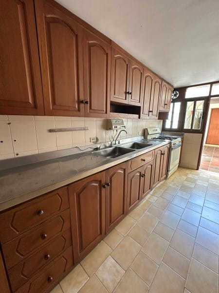 Casa de 4 alcobas en arriendo en Bavaria, Santa Marta, 262 m² · foto 11 de 24