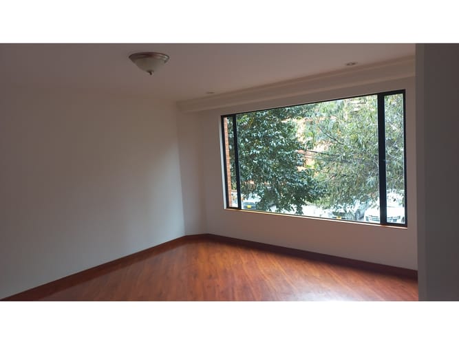 Apartamento de 3 alcobas en venta en Chicó Navarra, Bogotá, 205 m² · foto 2 de 23