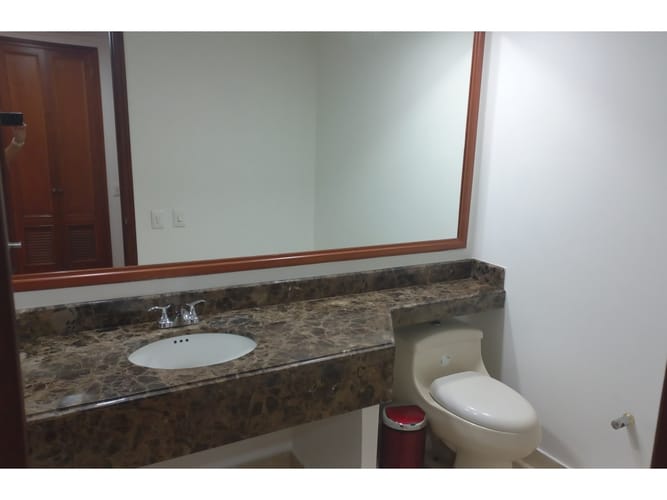 Apartamento de 3 alcobas en venta en Chicó Navarra, Bogotá, 205 m² · foto 6 de 23