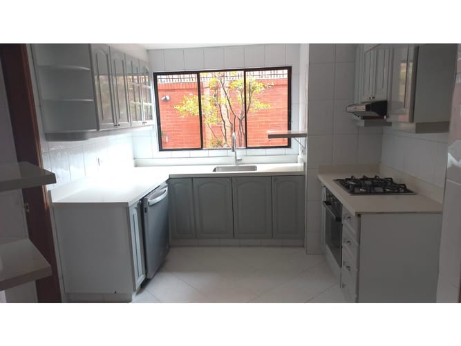 Apartamento de 3 alcobas en venta en Chicó Navarra, Bogotá, 205 m² · foto 7 de 23