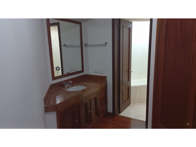 Apartamento de 3 alcobas en venta en Chicó Navarra, Bogotá, 205 m² · foto 18 de 23