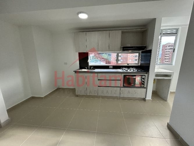 Apartamento de 3 alcobas en arriendo en Las Lomitas, Sabaneta, 90 m² · foto 2 de 13