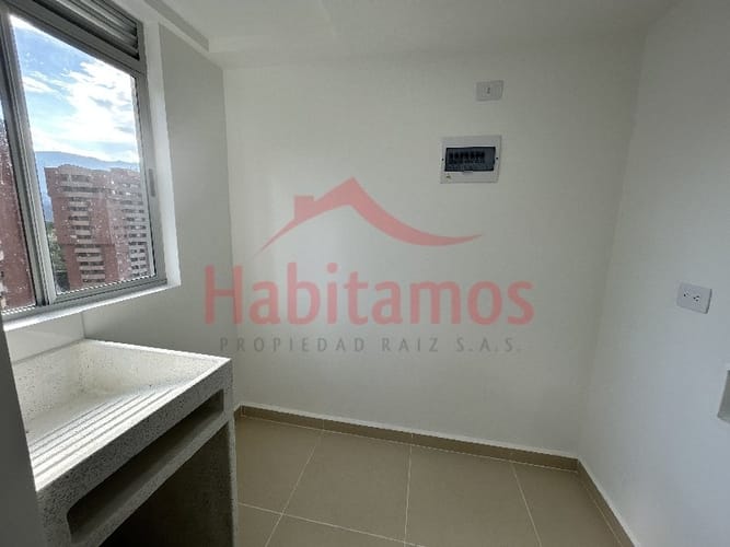 Apartamento de 3 alcobas en arriendo en Las Lomitas, Sabaneta, 90 m² · foto 4 de 13