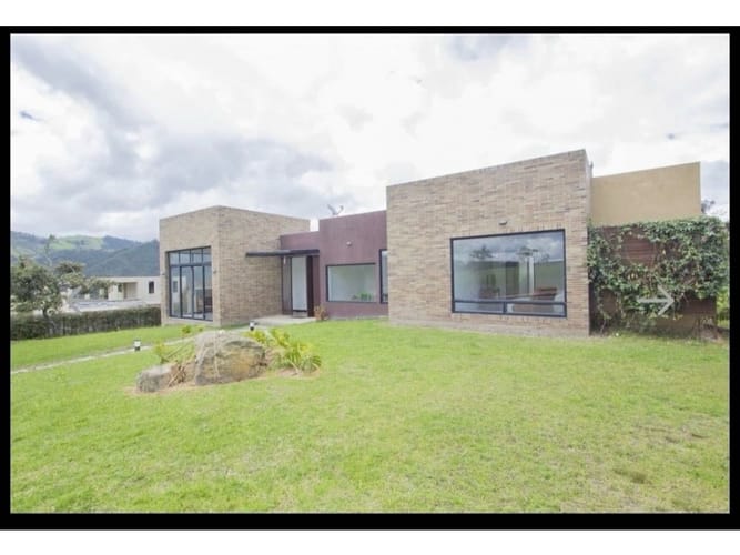 Casa de 4 alcobas en arriendo en Conjunto Casa De Campo, La Calera, 247 m² · foto 11 de 20
