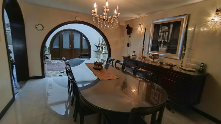 Casa de 5 alcobas en venta en Chicó Navarra, Bogotá, 546 m² · foto 19 de 24