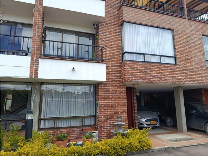 Casa de 3 alcobas en venta en Cota, 159 m² · foto 3 de 22